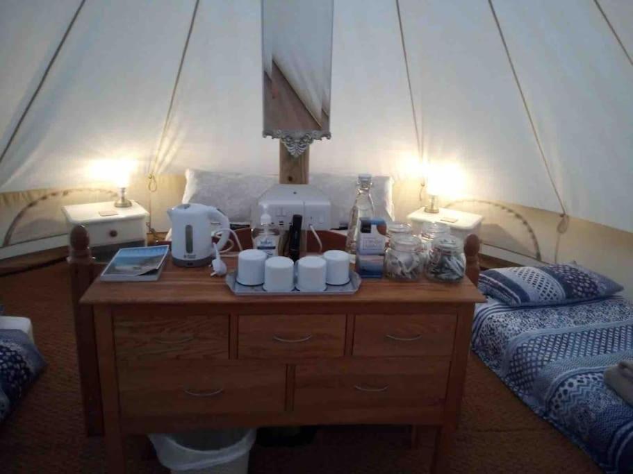 Cox Hill Glamping Badger Hotel ทรูโร ภายนอก รูปภาพ
