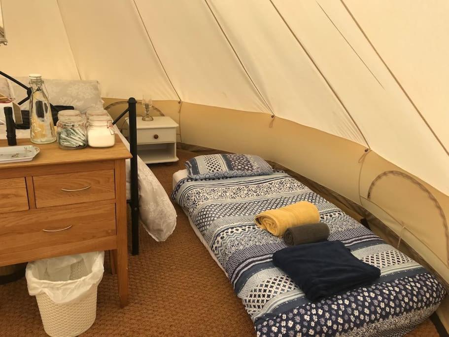 Cox Hill Glamping Badger Hotel ทรูโร ภายนอก รูปภาพ
